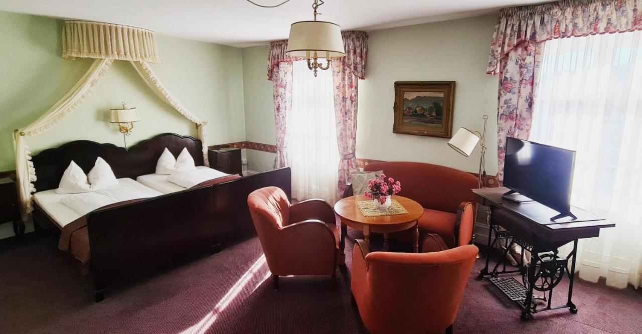 Historisches Hotel Zum Schwan Bad Karlshafen Bagian luar foto