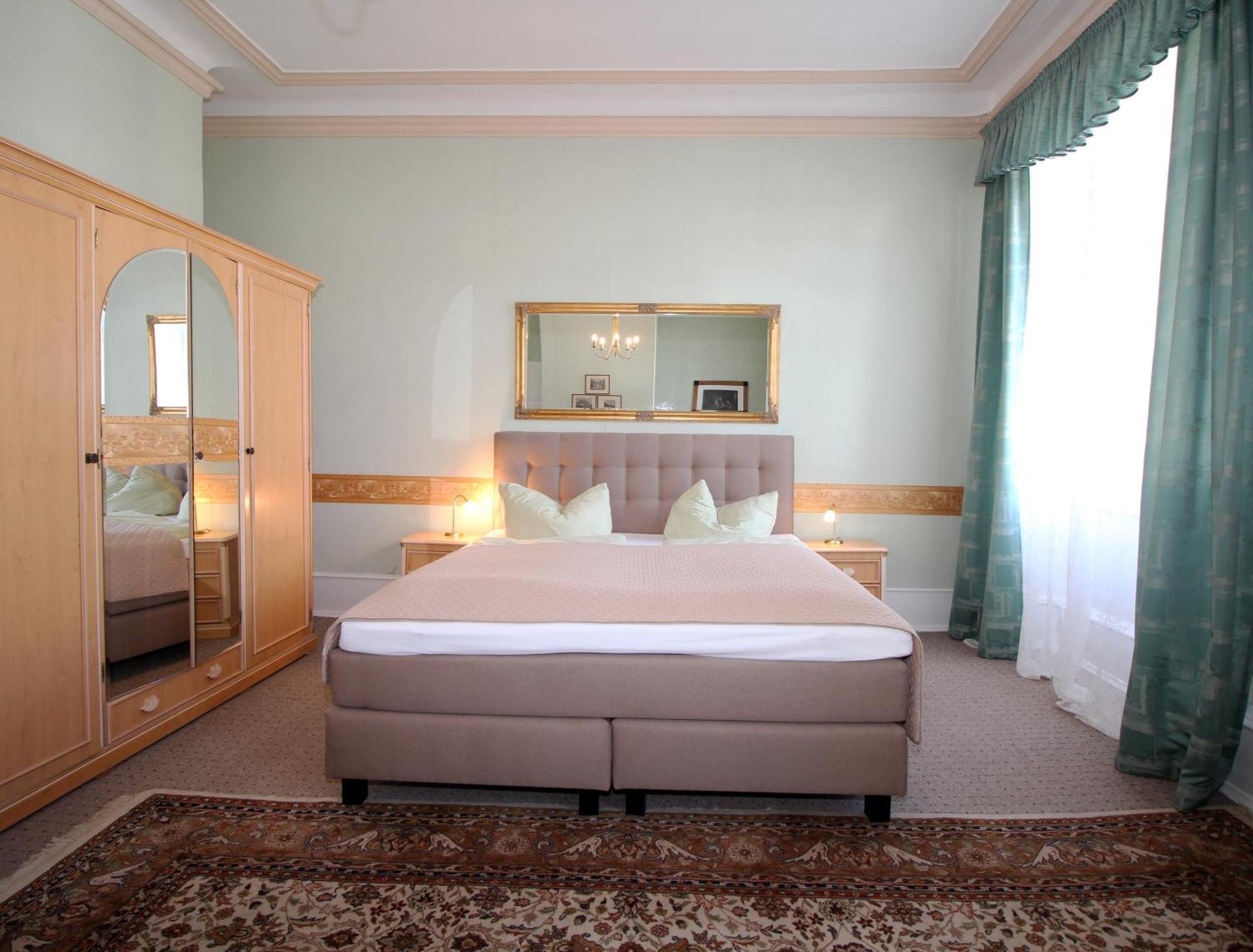 Historisches Hotel Zum Schwan Bad Karlshafen Bagian luar foto