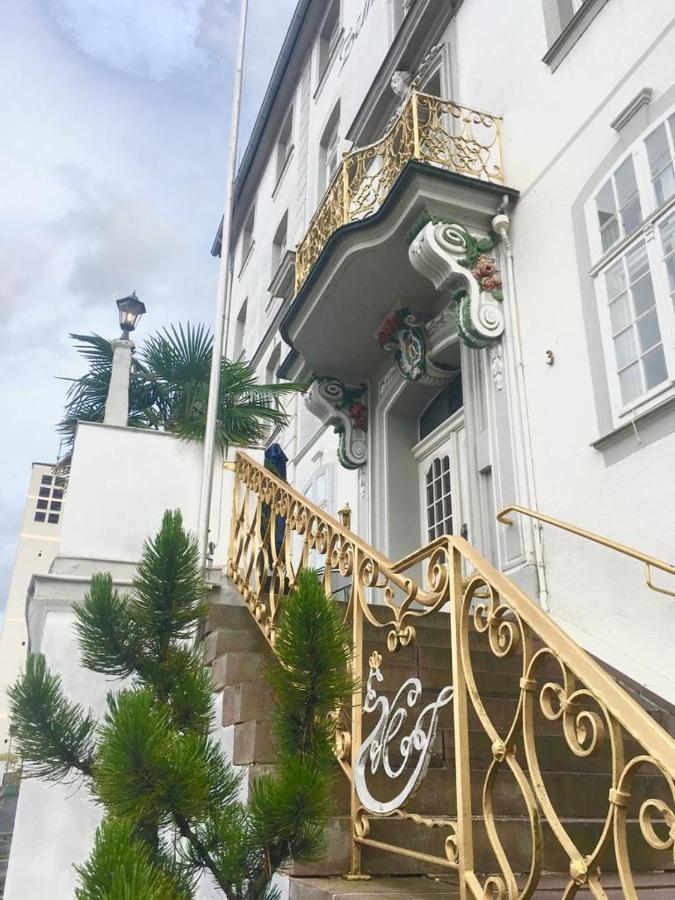 Historisches Hotel Zum Schwan Bad Karlshafen Bagian luar foto